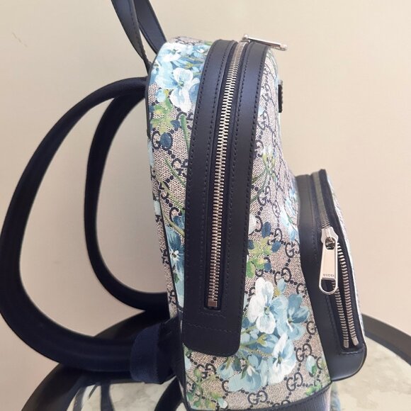Gucci GG Bloom backpack—Gucci Supreme Canvas Backpack - Picture 3 of 4